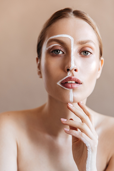 beauty_photoshoot_-toner_combination_skin Woman with combination skin highlighting T-zone and dry areas — ORY Skincare balancing toner for combination skin.